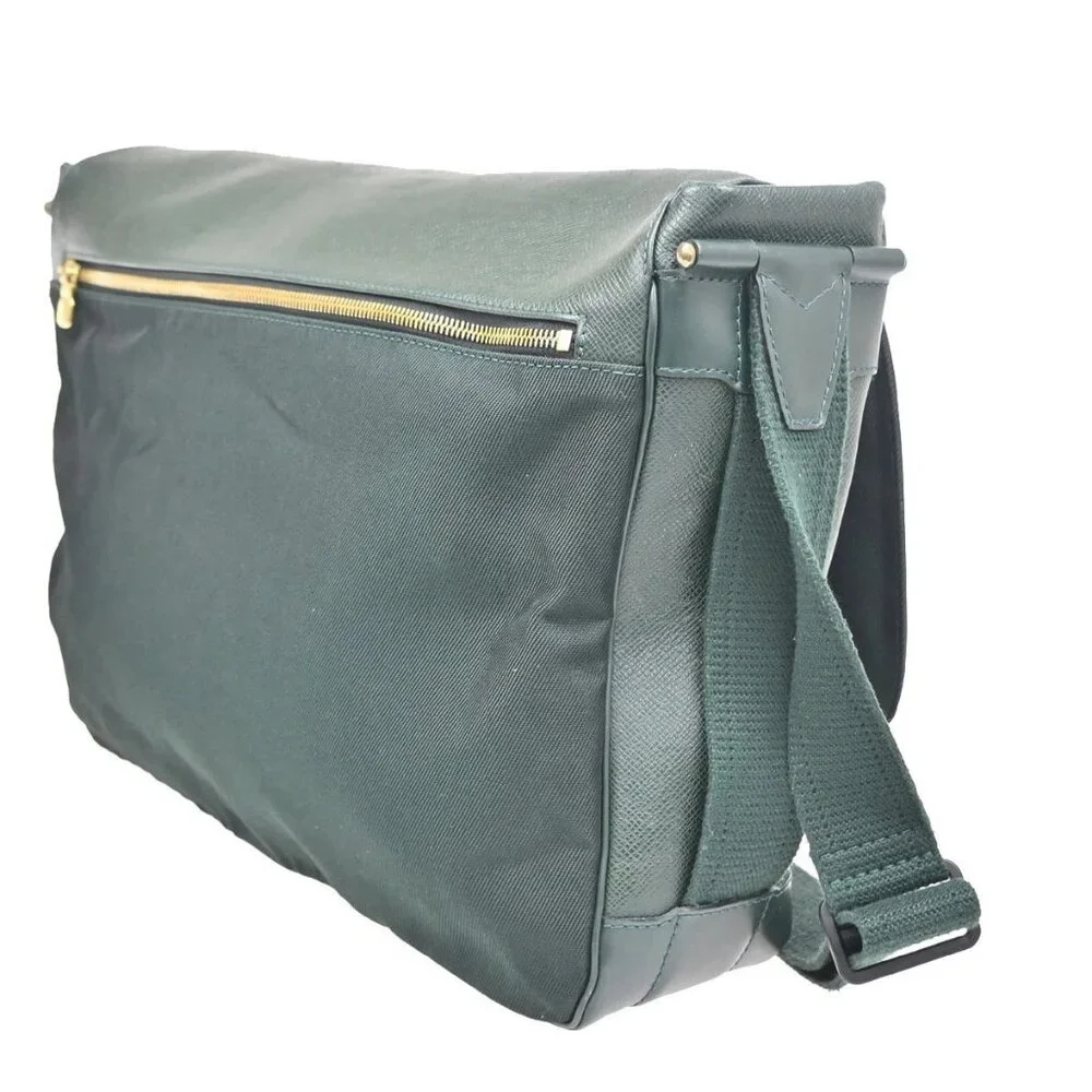 LOUIS VUITTON Delsou Shoulder Bag Taiga Leather Epicea Green GHW M30164 37ZA127 - Picture 4 of 16